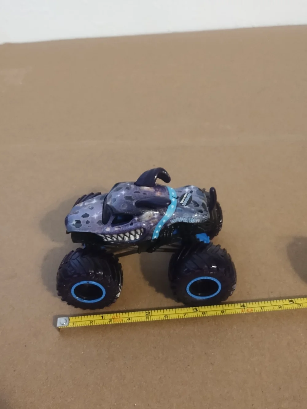 Spin Master Monster Jam Gears Galaxies Monster Mutt Dalmatian Purple 1:64